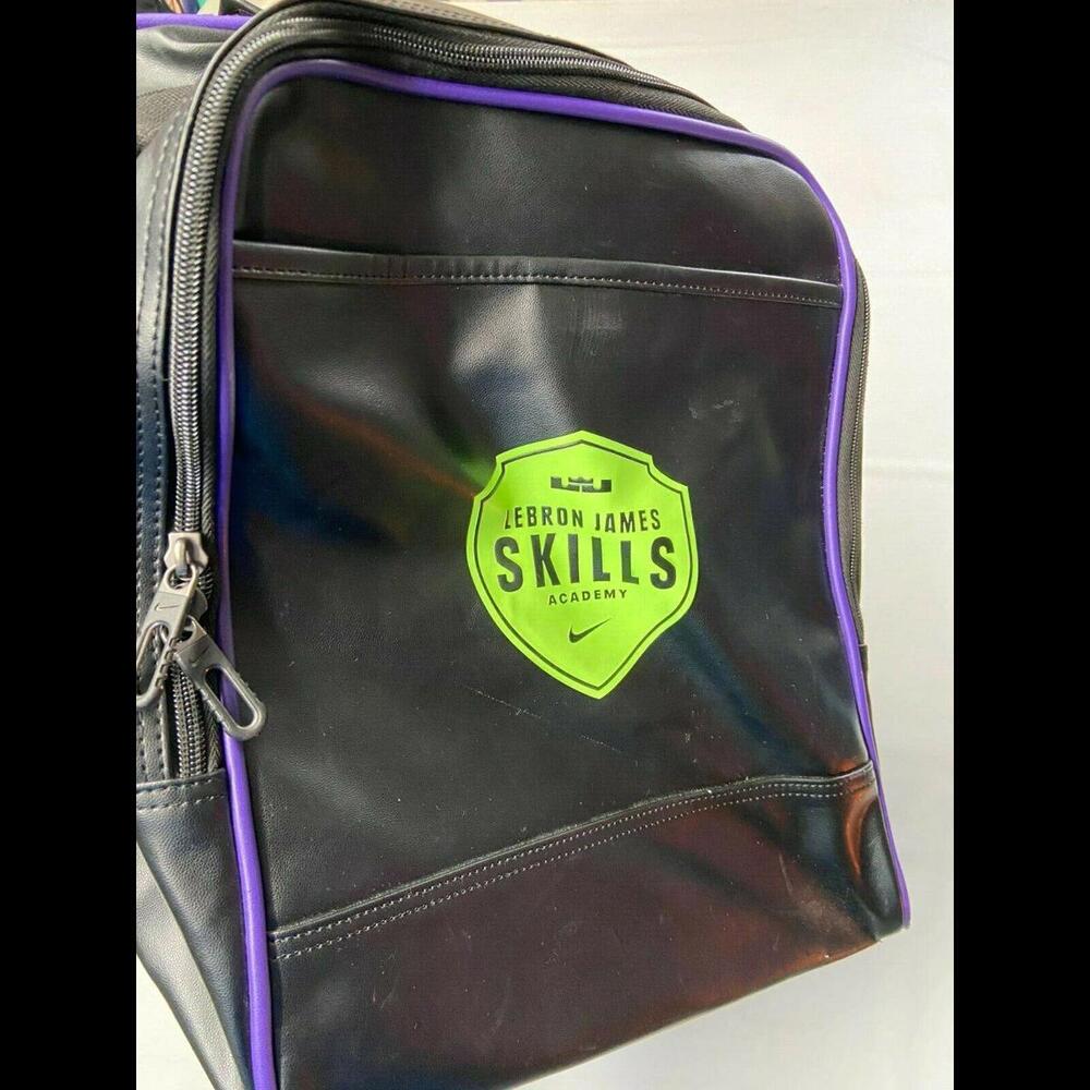 Rare Nike Official LEBRON JAMES Skills Academy Black Duffel Bag - Picture 4 of 9